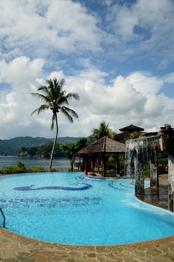 Kungkungan Bay Resort Bitung Екстер'єр фото