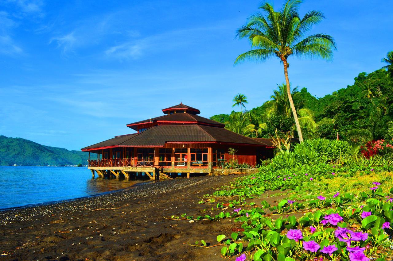 Kungkungan Bay Resort Bitung Екстер'єр фото